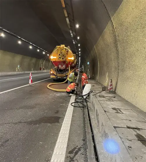 大理隧道排水渠清淤